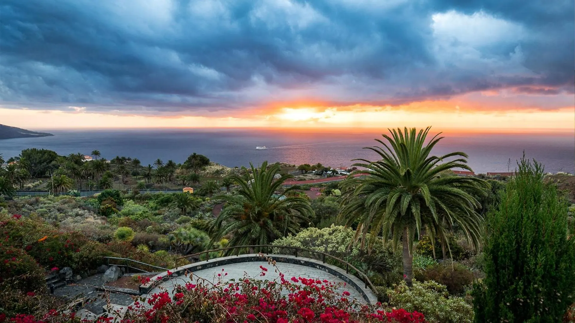 Parador De La Palma Brena Baja Hotel