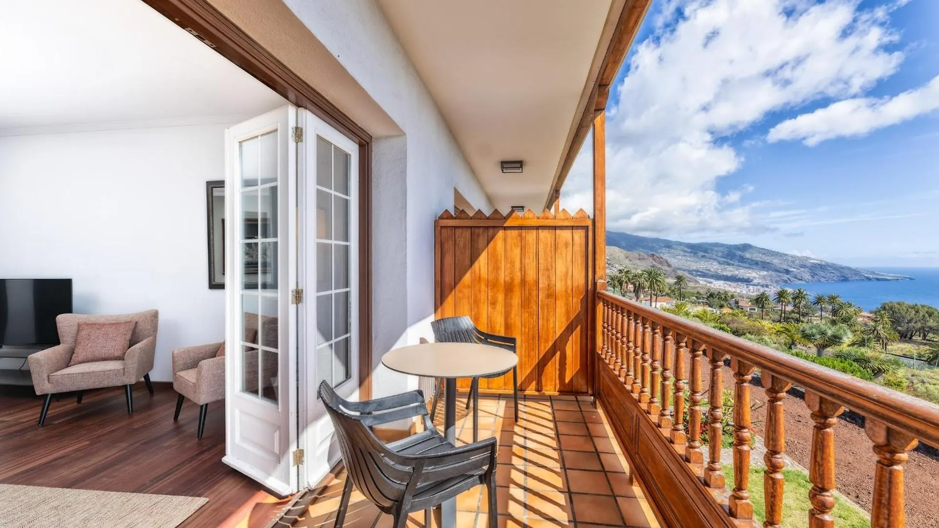 Parador De La Palma Brena Baja Hotel
